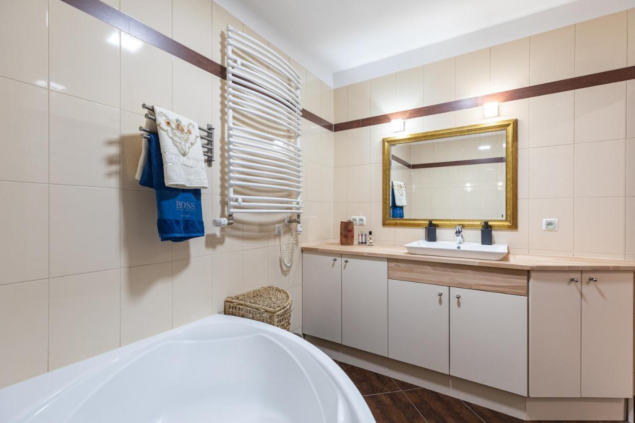 Superapart Wilanowska 7, "Pet-Friendly With Elevator & Parking" Varsóvia Exterior foto